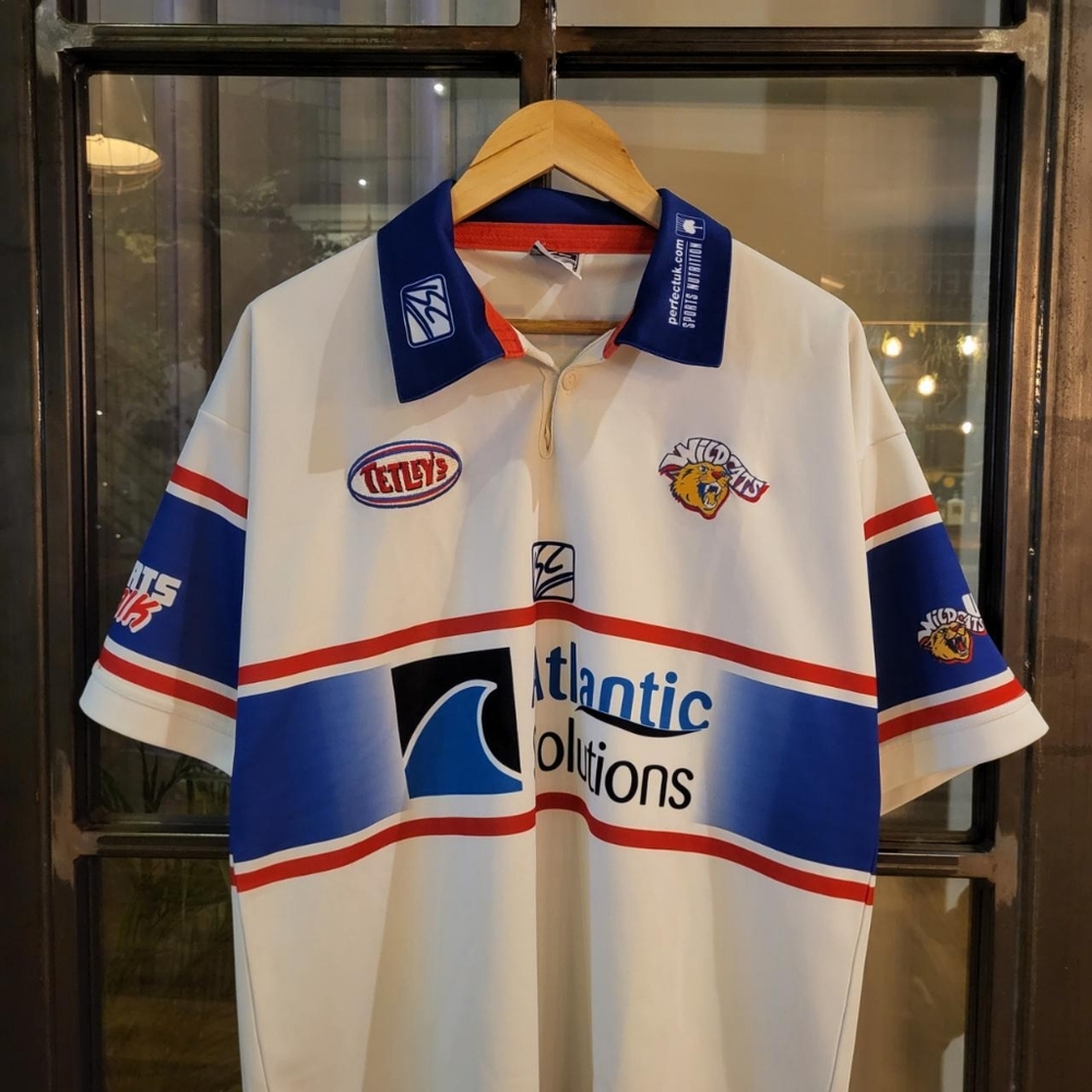 Men's White and Blue Shirt